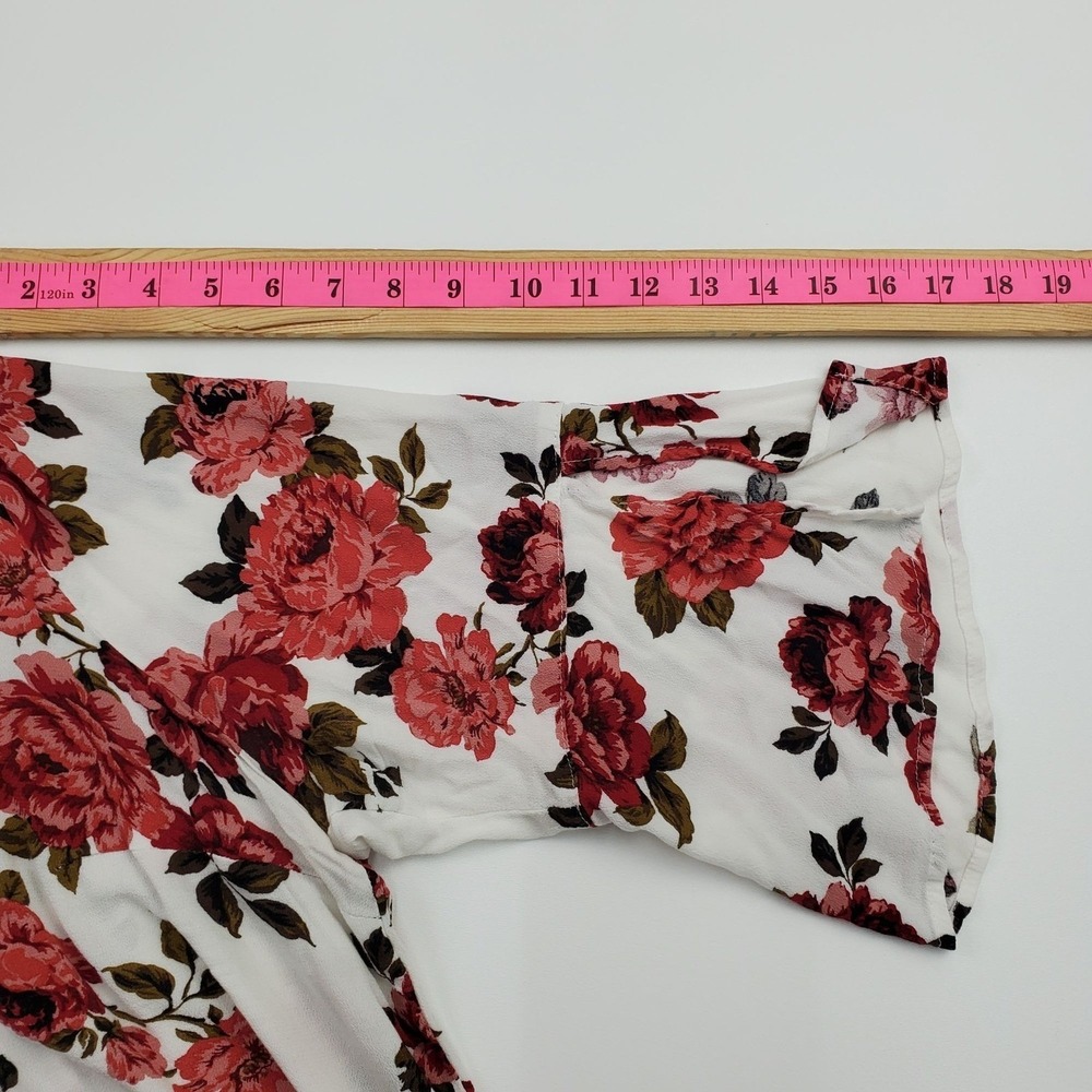 Torrid White Floral Crisscross Neck 3/4 Bell Sleeve Blouse Womens 1X Romantic - Picture 13 of 13